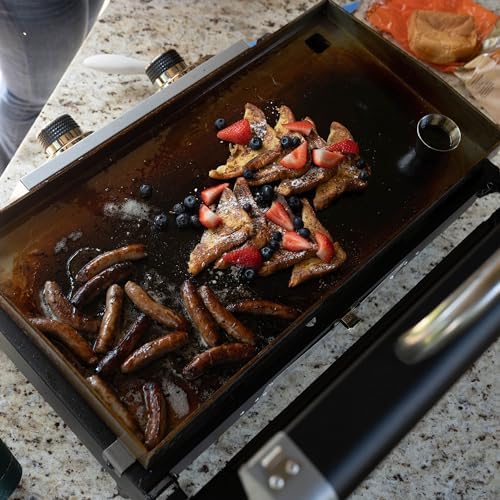 Razor 2-Burner Portable LP Gas Griddle with Lid in Black GGT2131M