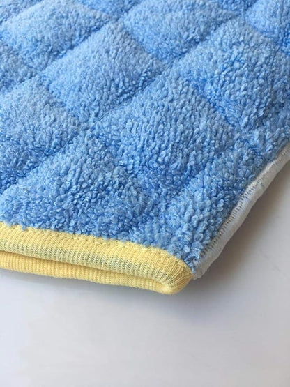 Soft Microfiber Dust Mitt - Comfortable and Reusable Dusting Mitten for Household Cleaning | Multipurpose Cloth Glove Wipes Off Dirt for Living Room, Bathroom and Kitchen Furnitures | Blue, 1 Pack
