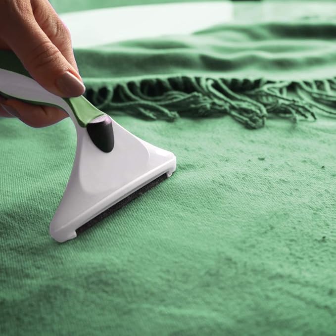 GLEENER Fabric Shaver & Lint Remover |Battery-Free 4-in-1 Depiller with 3 Fabric-Safe Edges for Clothes & Upholstery (I Dream of Greenie)