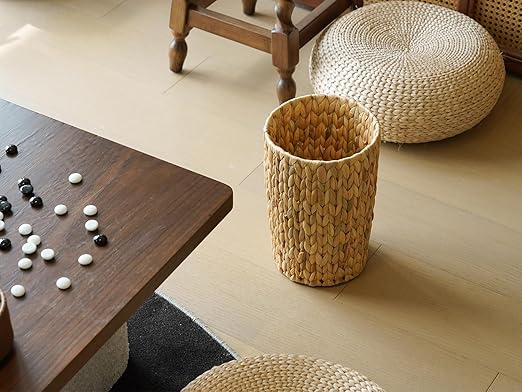 Wicker Trash Can,Small Bathroom Trash Can,Water Hyacinth Wicker Waste Basket for Bathroom,Boho Waste Basket for Bedroom,Home Office,Compact Spaces(2 Gallon Round)