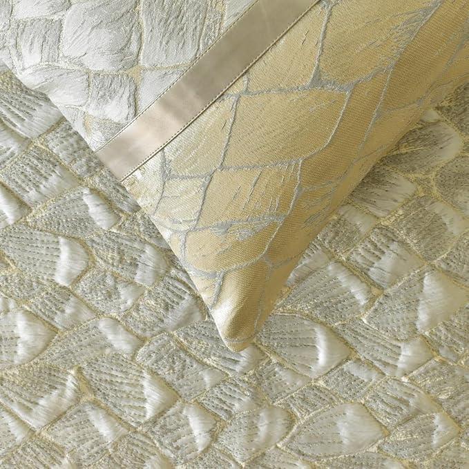 The HomeCentric King/Queen/Twin Ivory & Gold Designer King 90"x18" Bed Runner with 2 Pillow Cover, Patchwork, Quilted, Jacquard Foil Bed Scarf on Jacquard Fabric - Spinzar