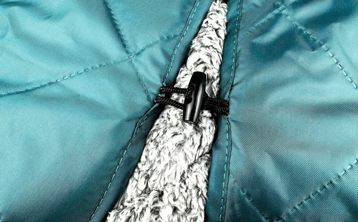 DOWN UNDER OUTDOORS Large Waterproof Windproof Extra Thick 350 GSM Quilted Fleece, or Sherpa Stadium Blanket